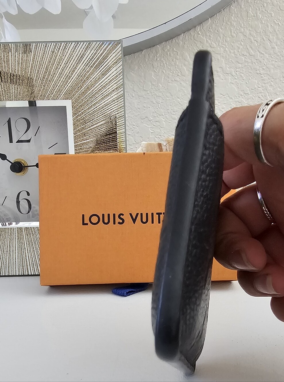EUC Louis Vuitton Black/Gold Embossed Empreinte Cardholder - Picture 4 of 8